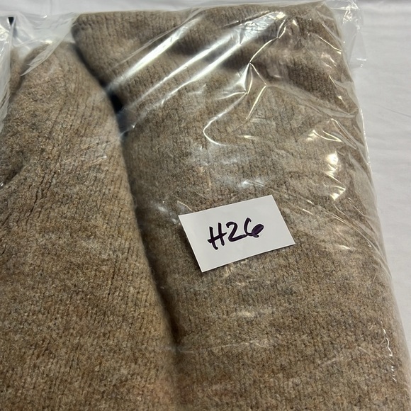 Vici oversized turtleneck sweater - Picture 7 of 7